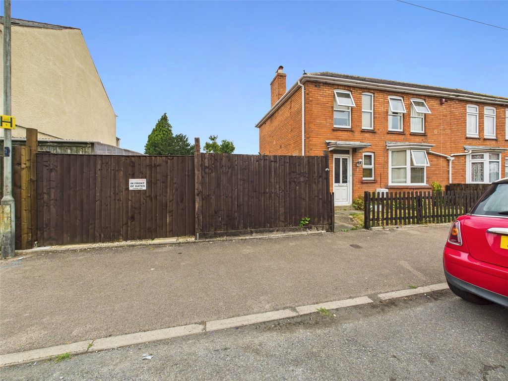 Property photo 1 of 18 Picture No. 01