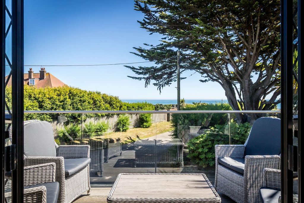 Property photo 2 of 44