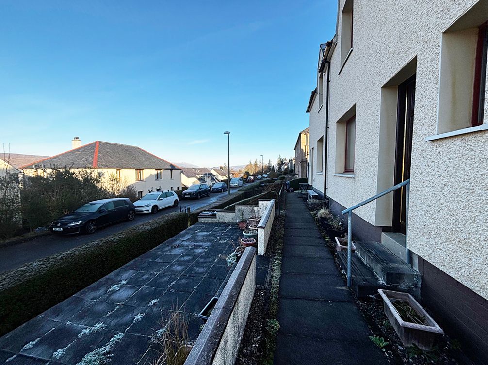 Property photo 2 of 37