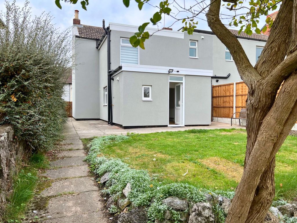 Property photo 2 of 17 Gallery