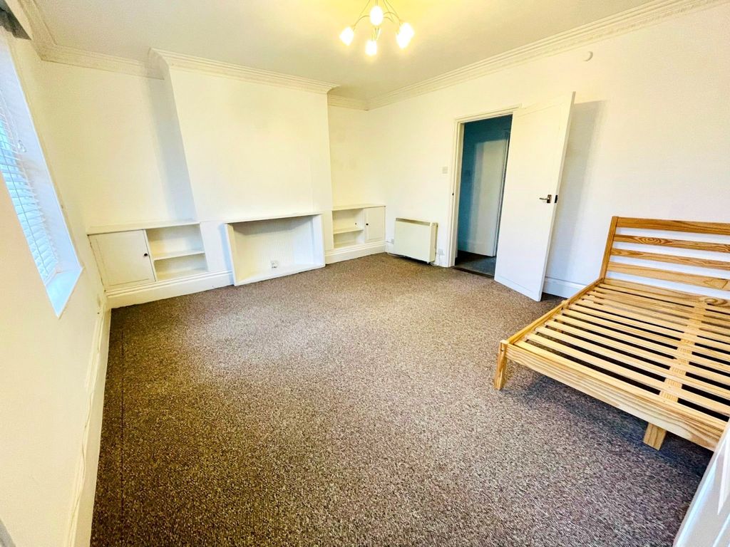 Property photo 2 of 5 Gallery