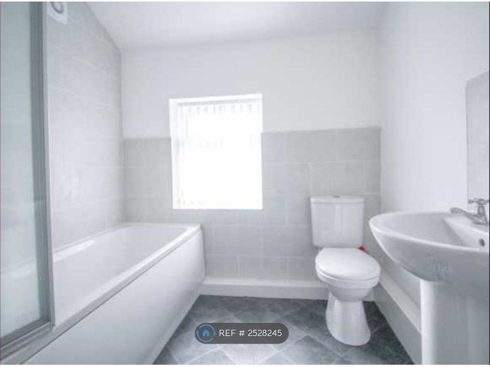 Property photo 3 of 6 Bathroom
