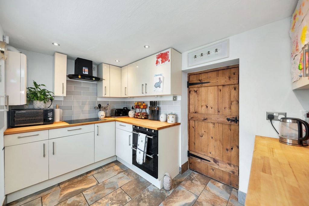 Property photo 2 of 14