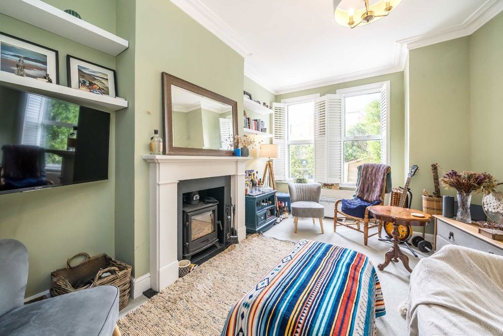 Property photo 2 of 7