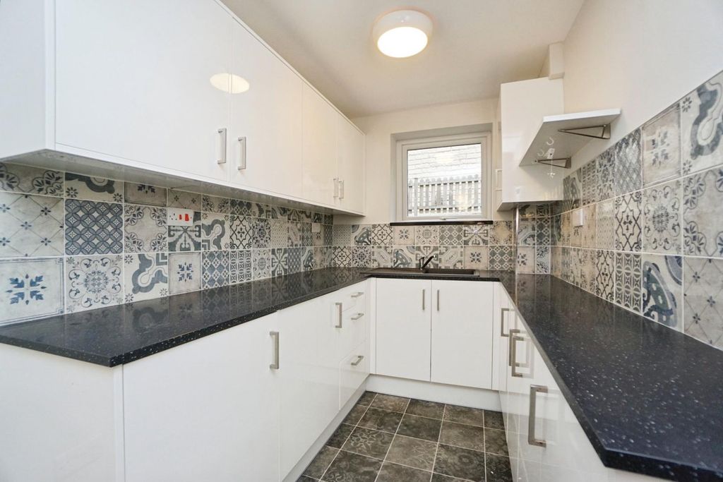 Property photo 2 of 20 Kitchen