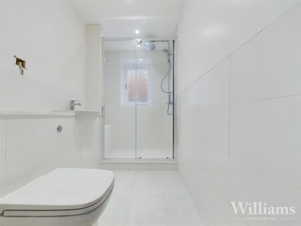 Property photo 2 of 9 Cam02962G0-Pr0220-Still002.Jpg