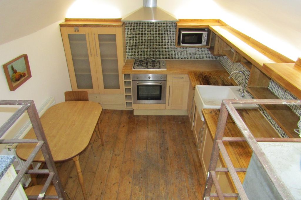 Property photo 3 of 6