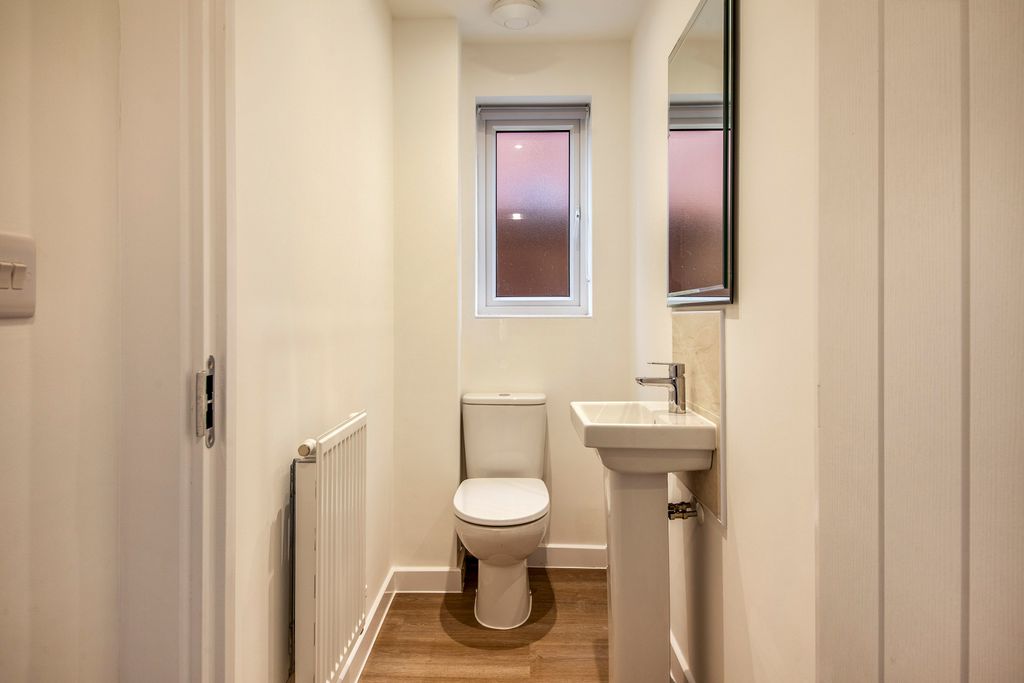 Property photo 3 of 15 Cloakroom/wc