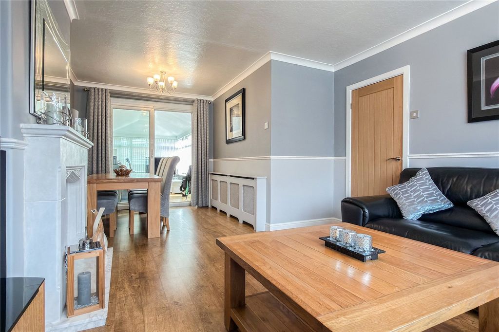 Property photo 2 of 25 Lounge