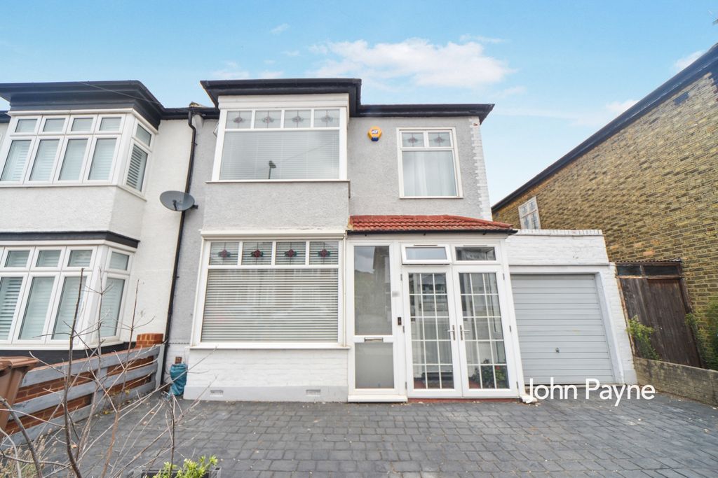 Property photo 2 of 10 External