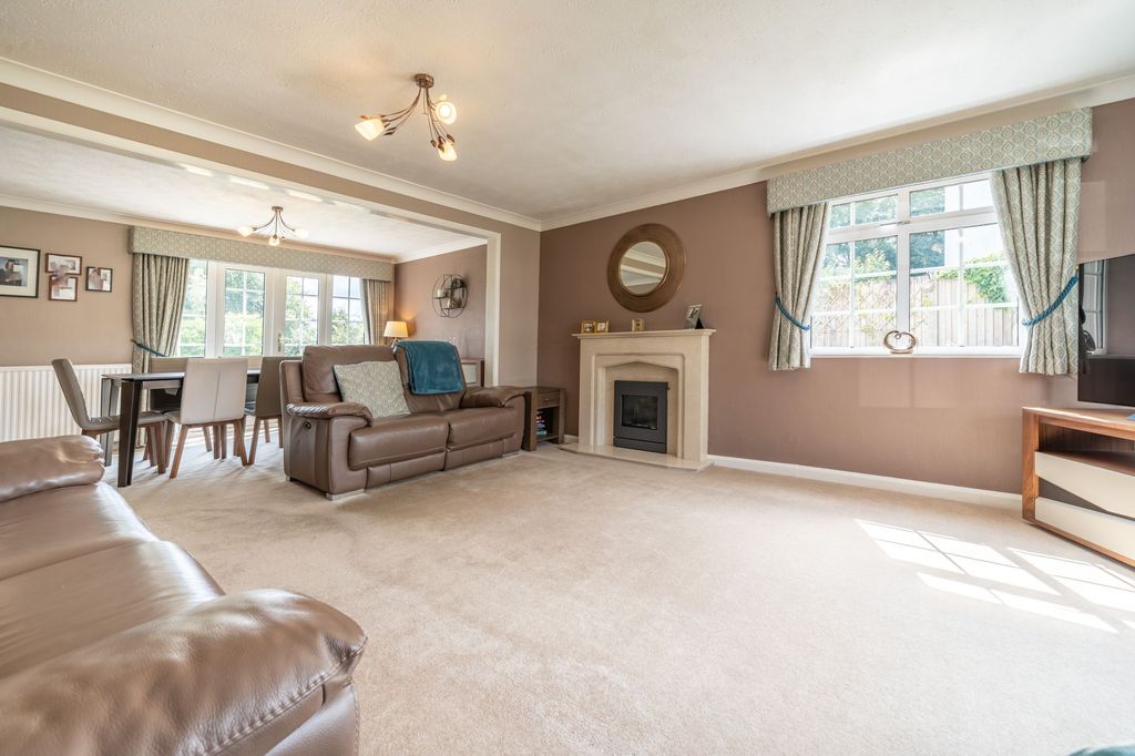 Property photo 2 of 38