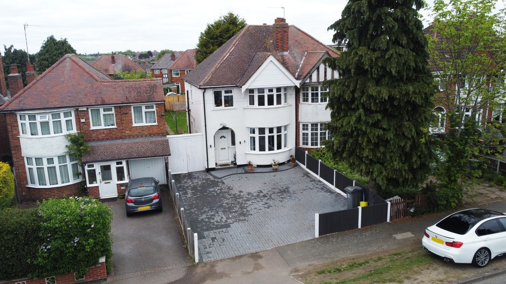 Property photo 1 of 14 Scraptoft Lane, Scraptoft, Leicester, Leicestershire, Le5 1Pb