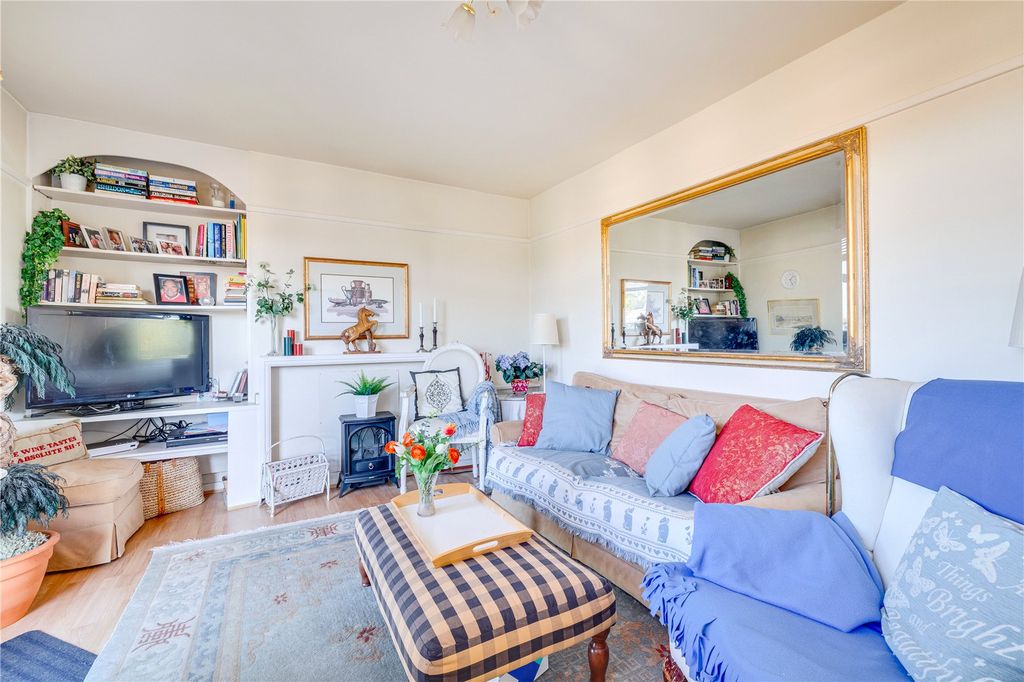 Property photo 2 of 7