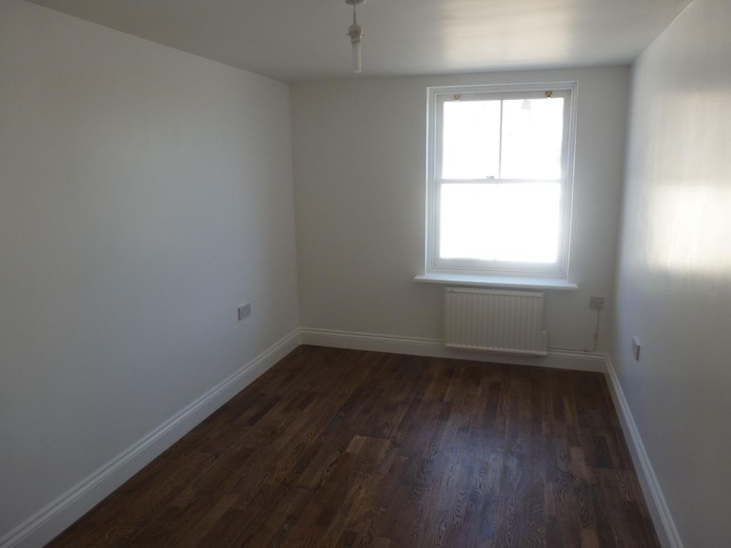 Property photo 3 of 6 Bedroom