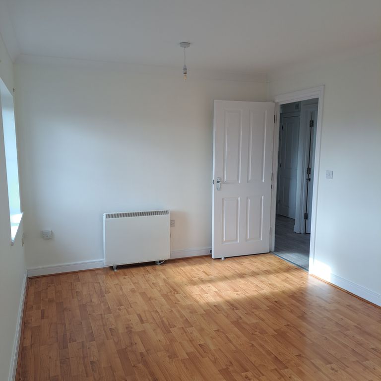 Property photo 3 of 12 Lounge 2