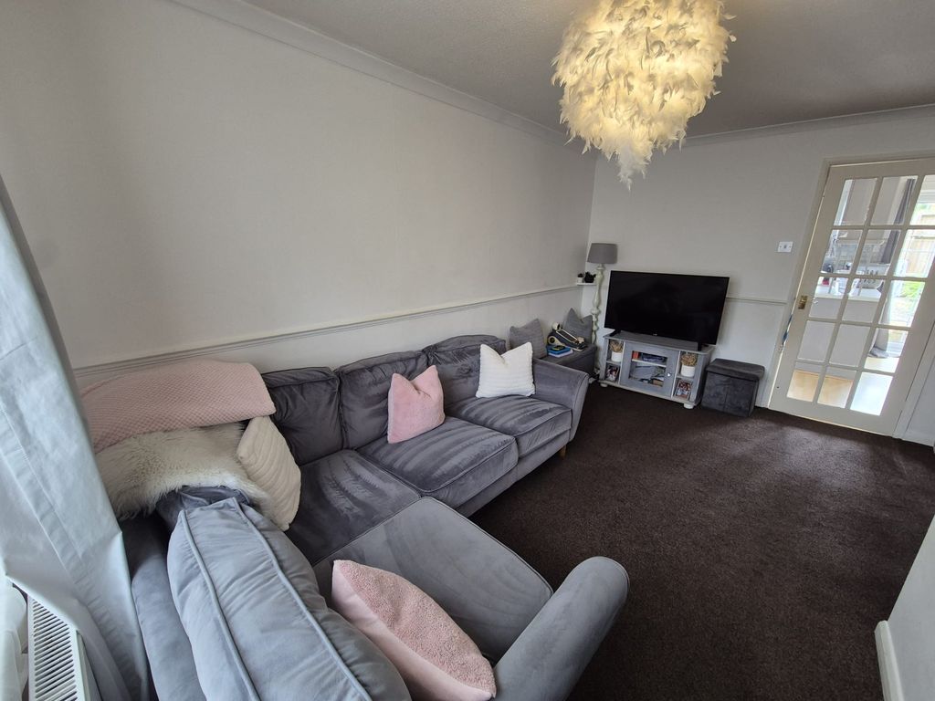 Property photo 2 of 9 Lounge