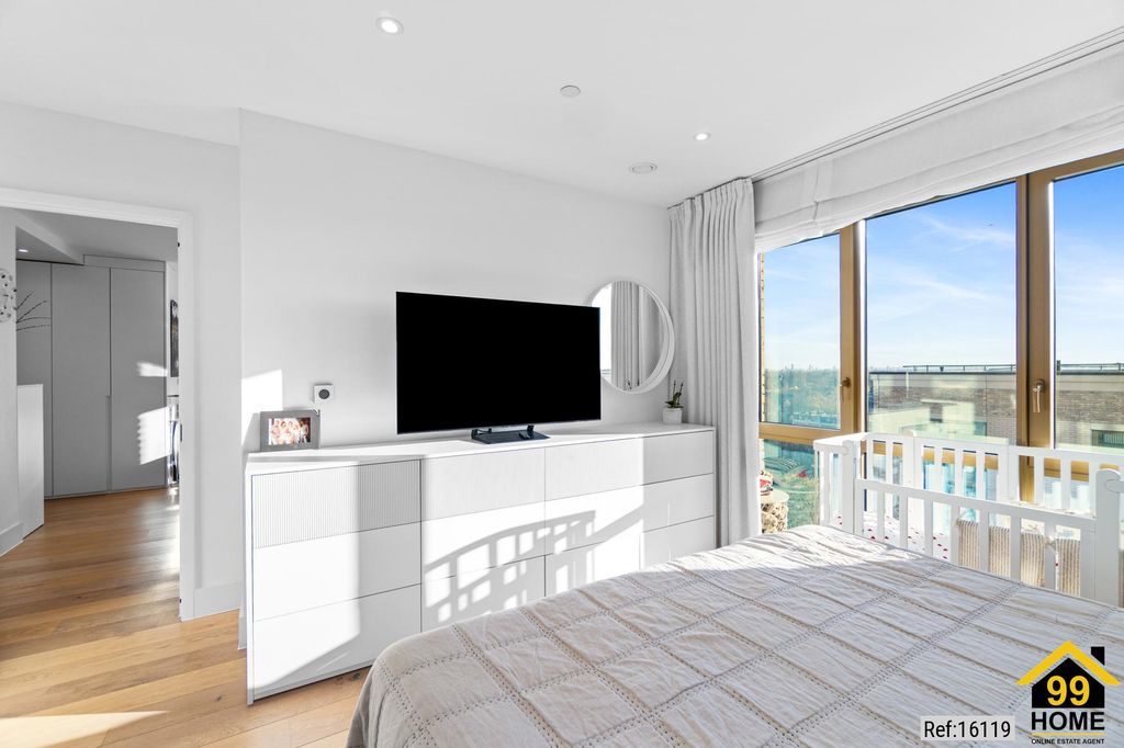 Property photo 3 of 17 Photo 2