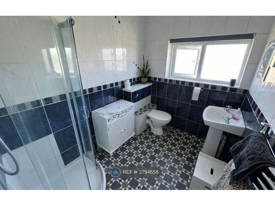 Property photo 3 of 6 Shower/Bathroom