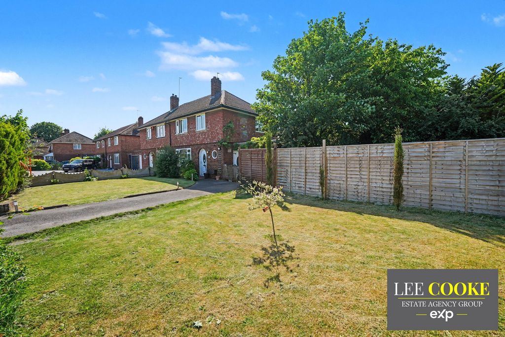 Property photo 2 of 39
