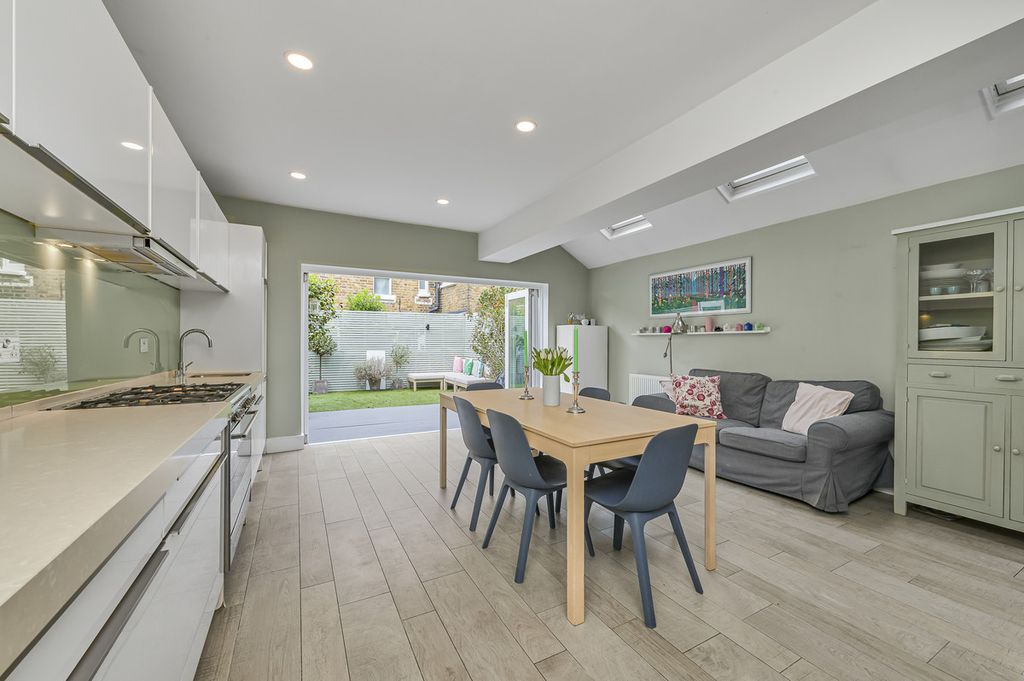 Property photo 1 of 26