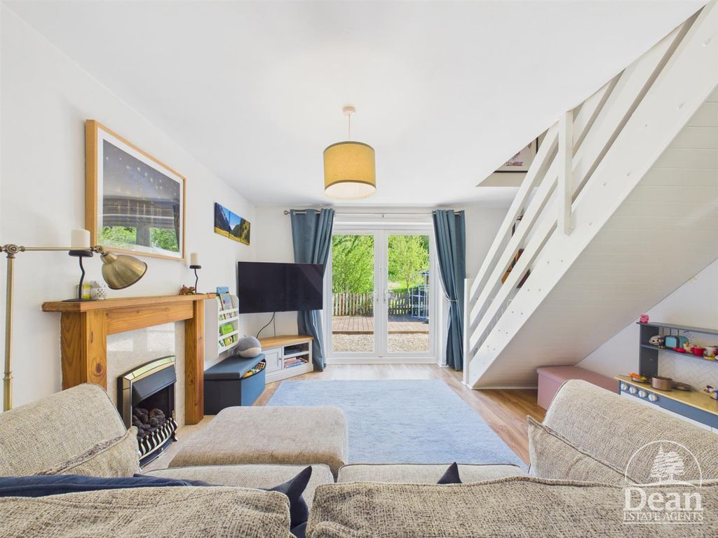 Property photo 2 of 19
