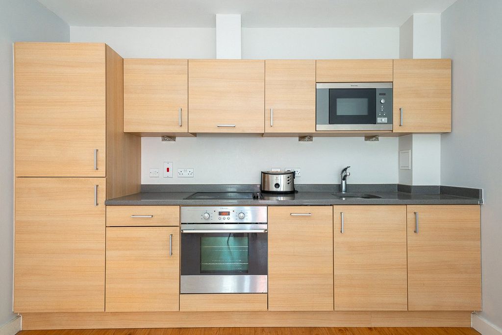 Property photo 3 of 13 Picture No. 02