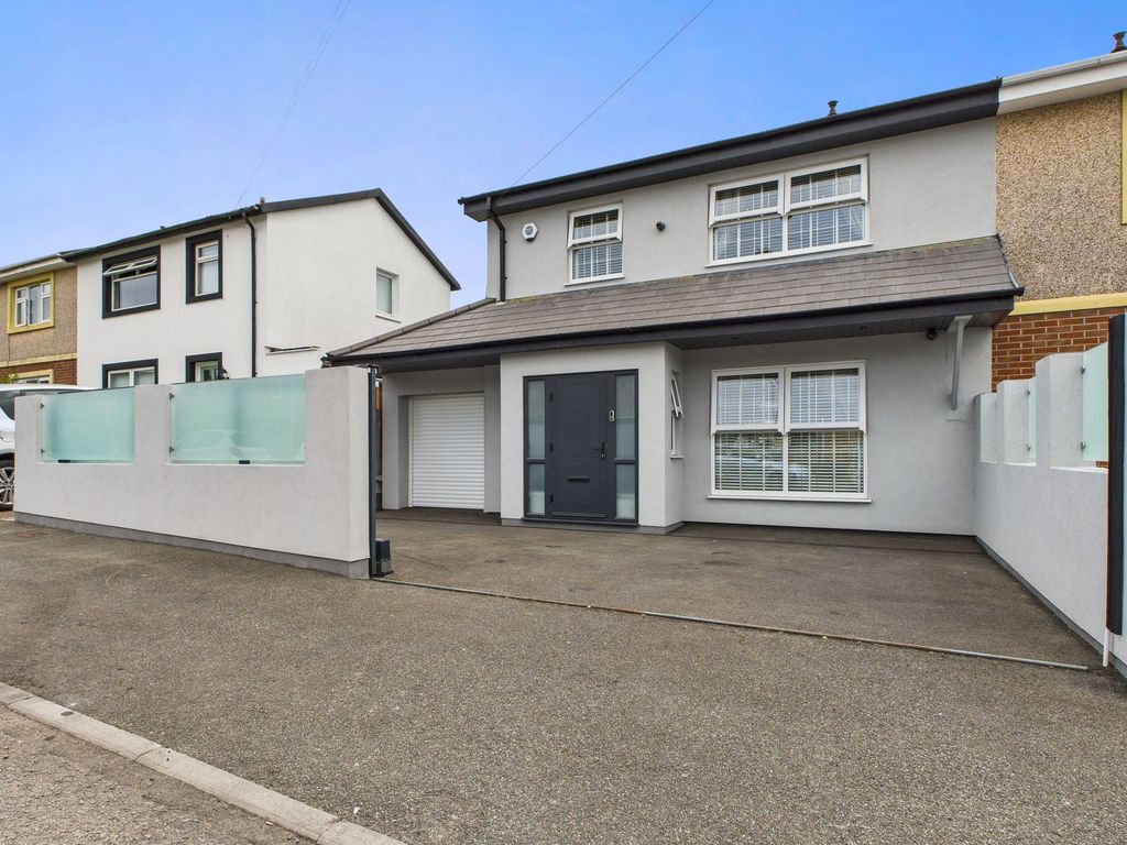 Property photo 1 of 32