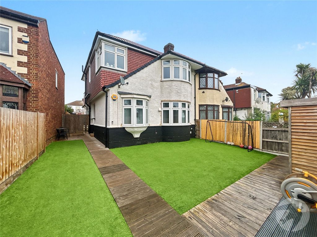 Property photo 1 of 31 Picture No. 29