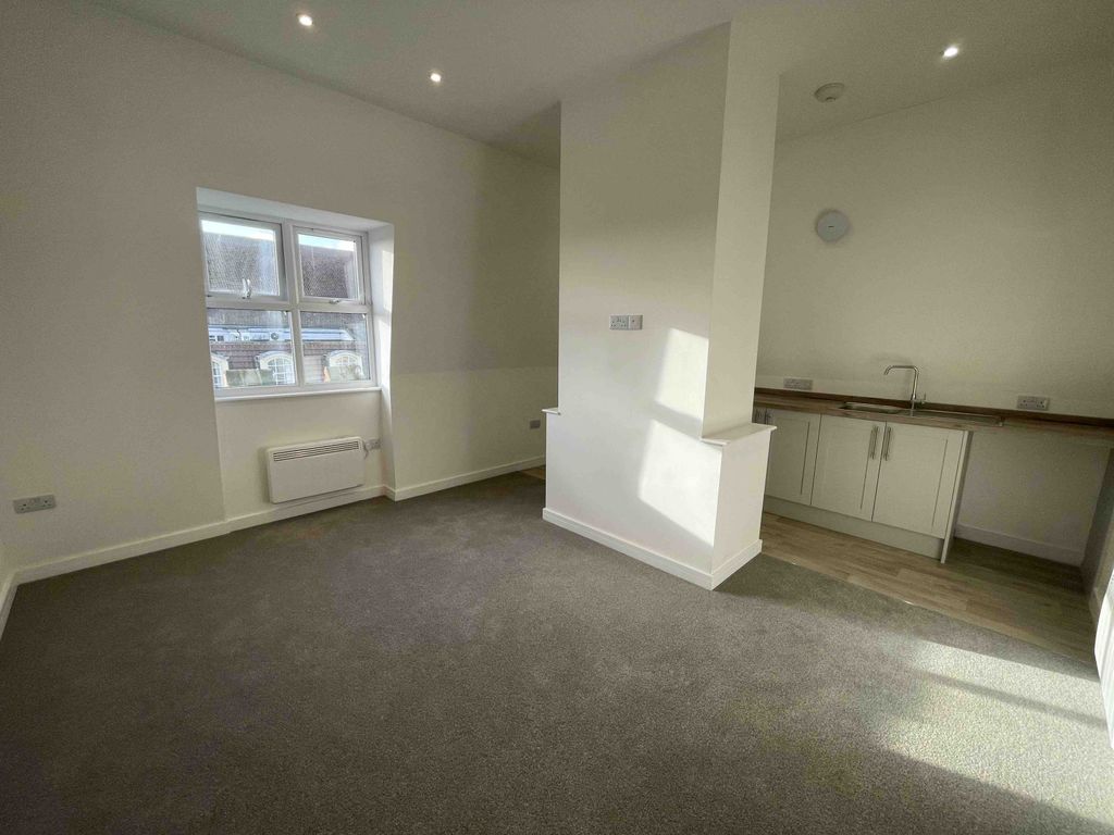 Property photo 2 of 8 Open Plan Living