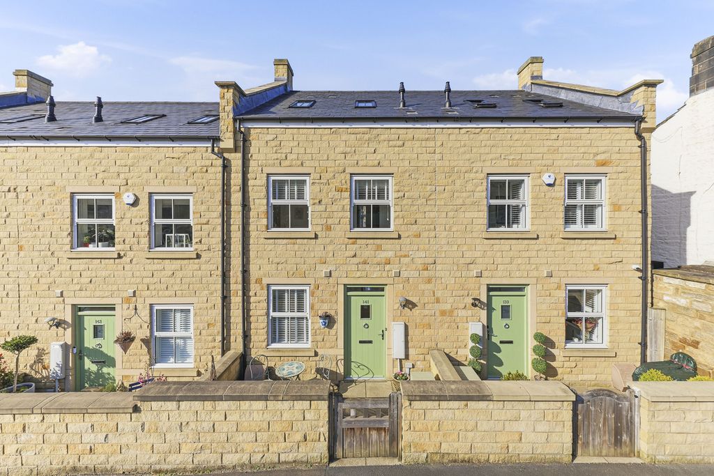 Property photo 2 of 22