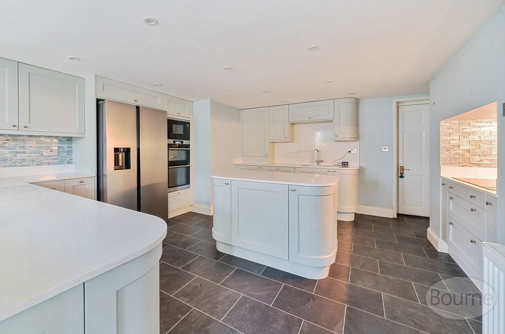 Property photo 3 of 17 A78A5F0B-F2Af-4F2...