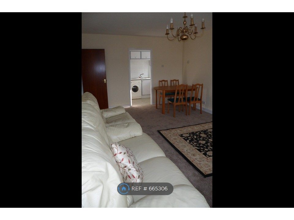 Property photo 3 of 8 Lounge/Diner