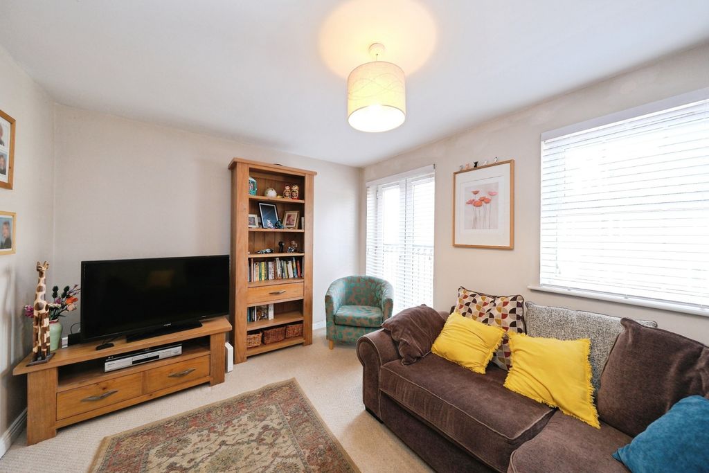Property photo 3 of 18 Pbox-Img.Jpg