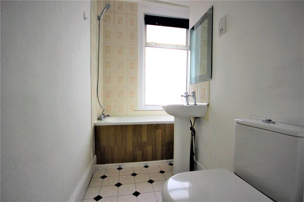Property photo 3 of 15 Picture No. 08