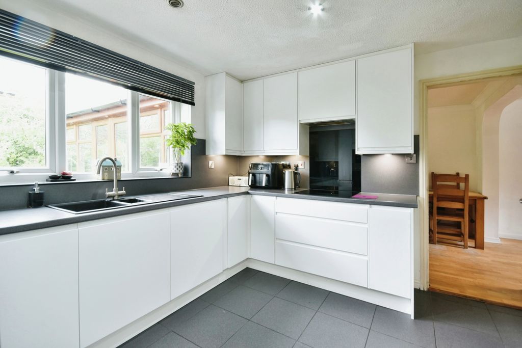 Property photo 3 of 24 Kitchen