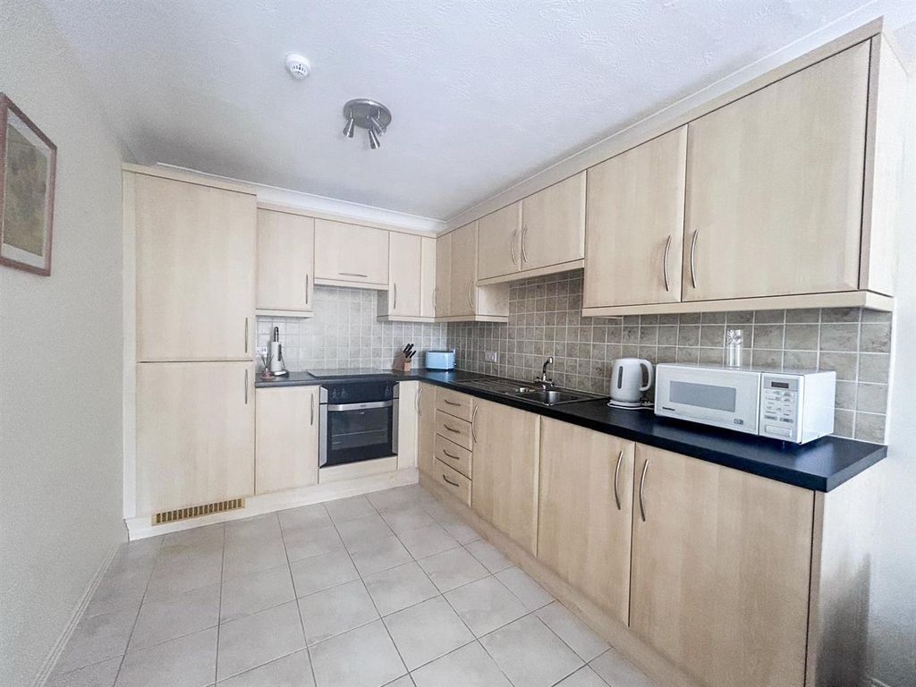 Property photo 3 of 13