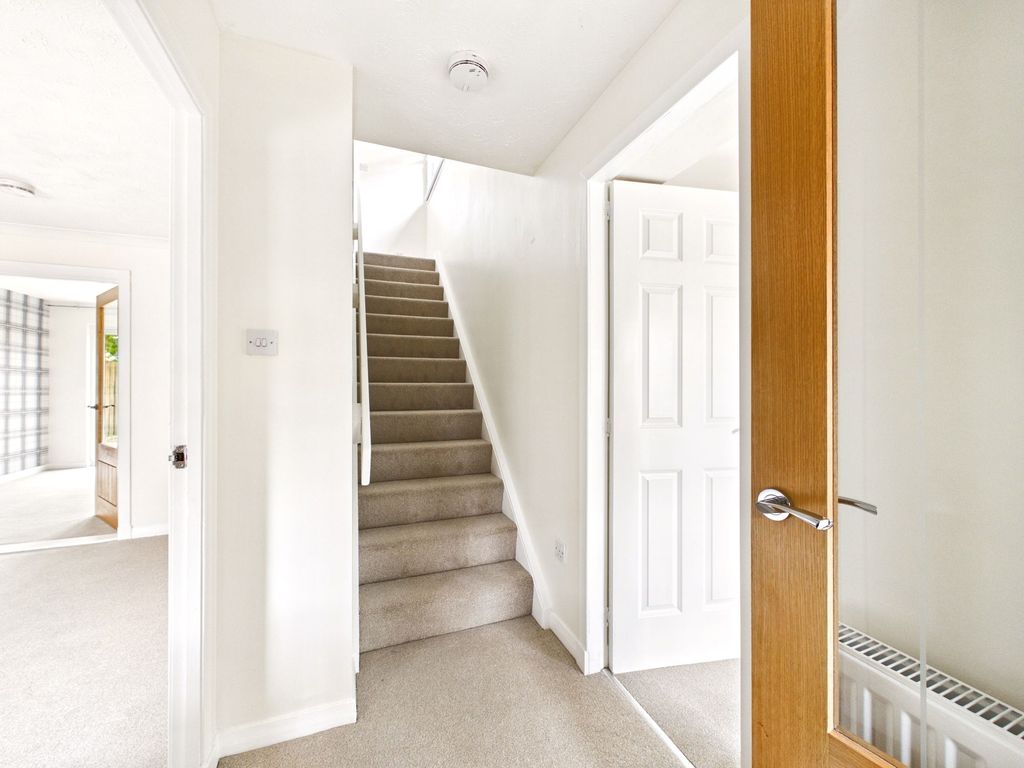 Property photo 3 of 28 Hall