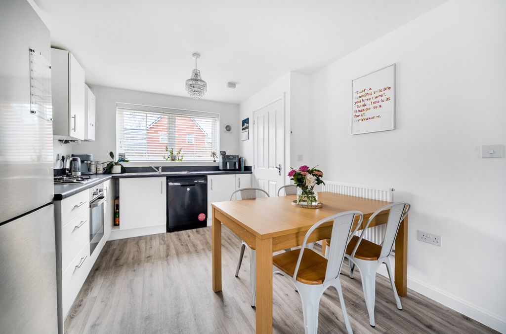 Property photo 2 of 12 1410947-14-698c4A...