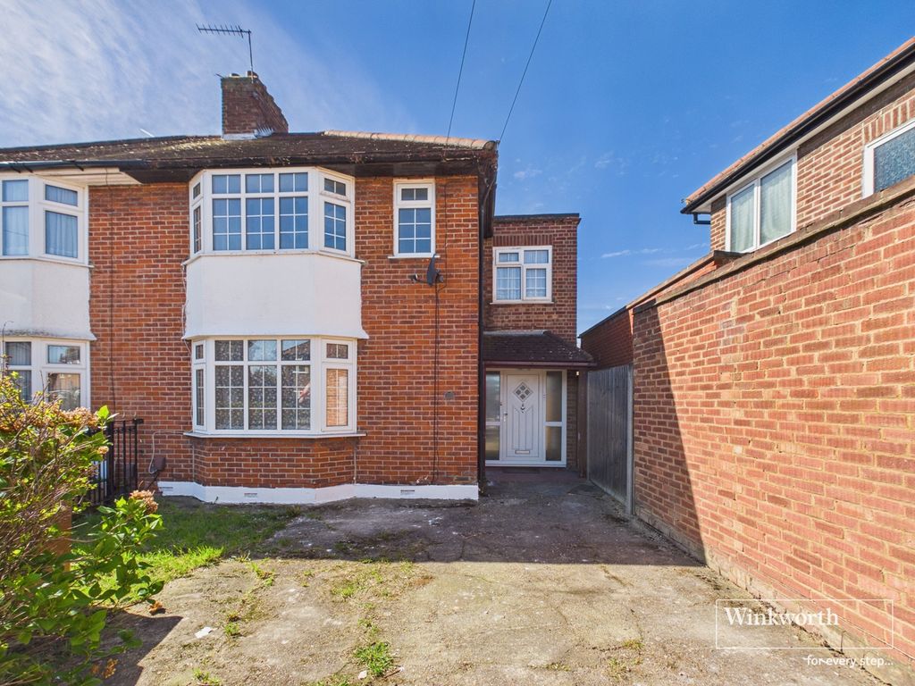 Property photo 1 of 11 External