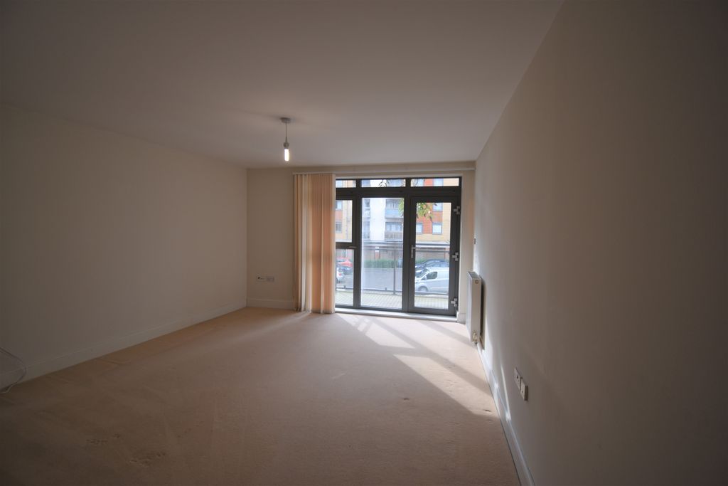 Property photo 3 of 8