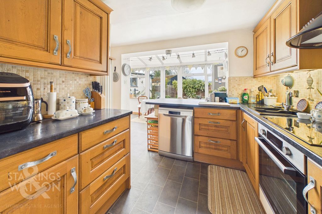 Property photo 3 of 23