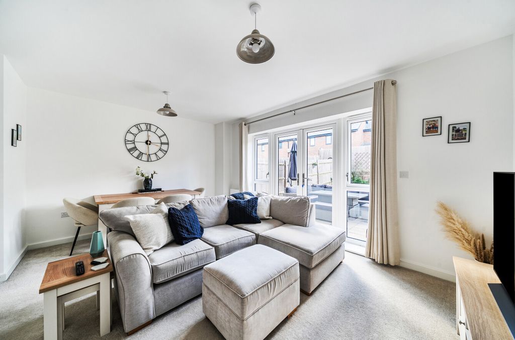 Property photo 3 of 17 1348840-5-68Bef40...