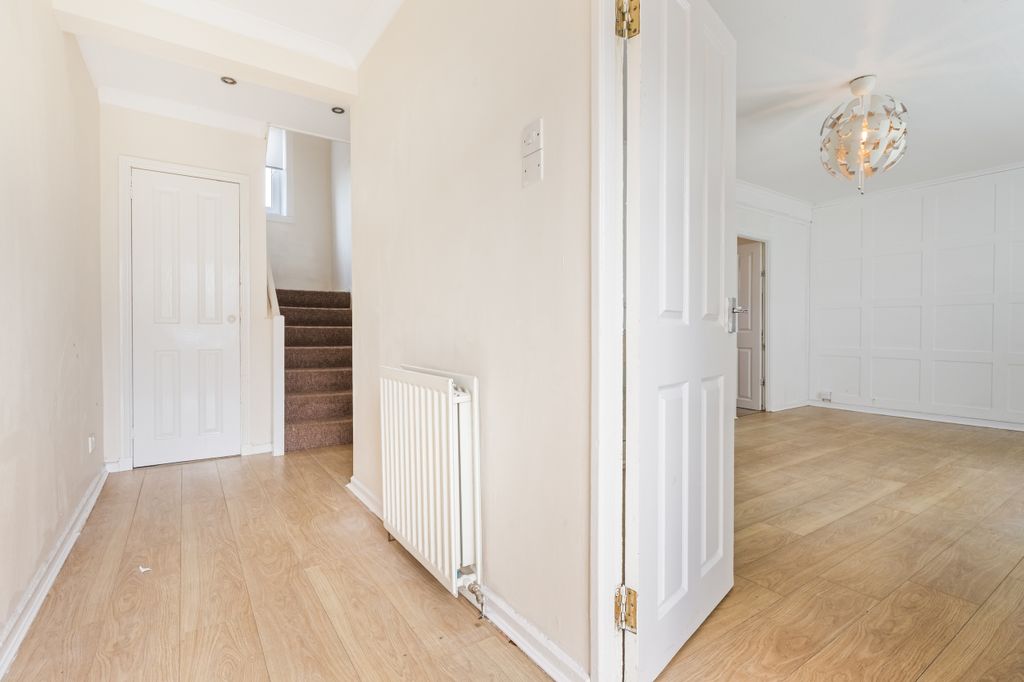 Property photo 2 of 30