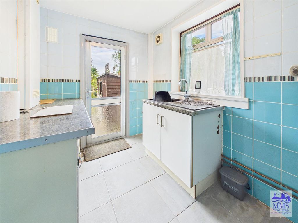Property photo 3 of 17 Cam04098G0-Pr0280-Still007.Jpg