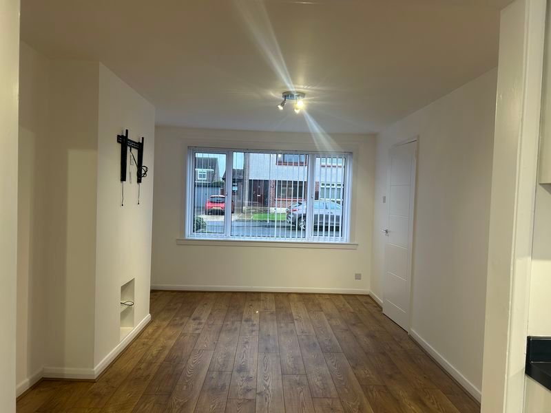 Property photo 2 of 29 Lounge