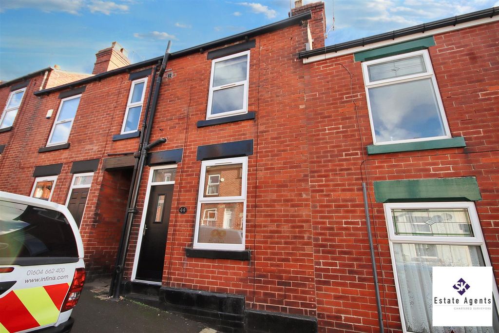 Property photo 1 of 18 Outside