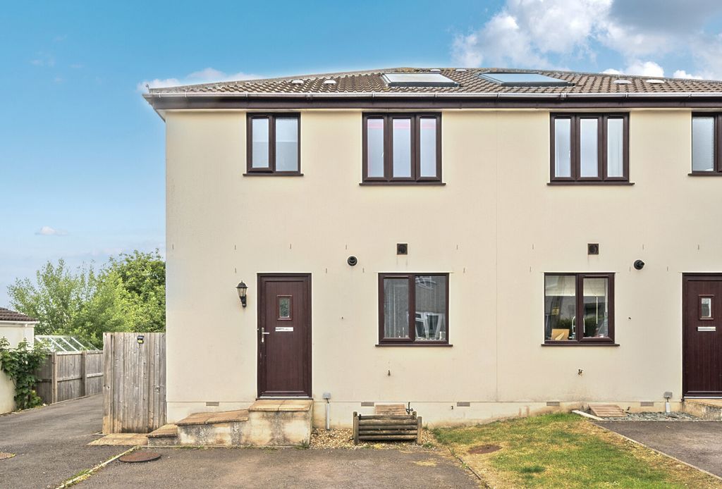 Property photo 1 of 14 1296140-1-682Af2F...