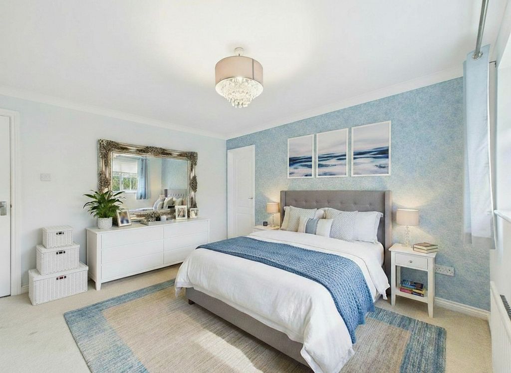 Property photo 3 of 39 Principal Bedroom (Virtually Furnished)