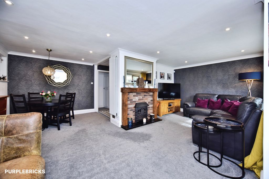 Property photo 2 of 34