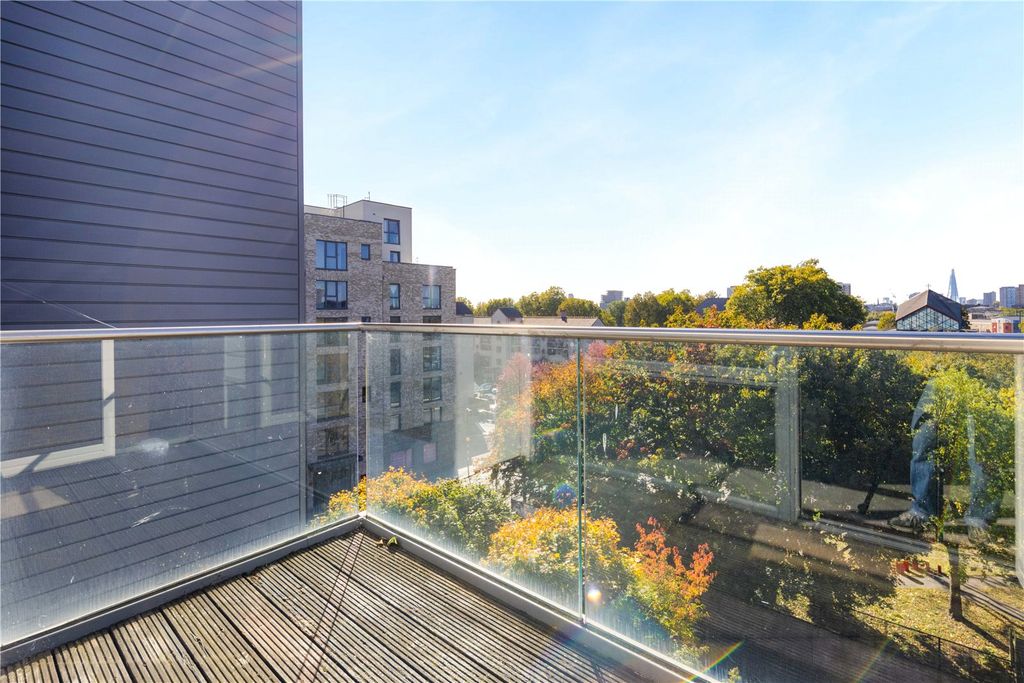 Property photo 3 of 20 Balcony